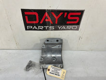 Ac compressor bracket - Day's Parts Yard
