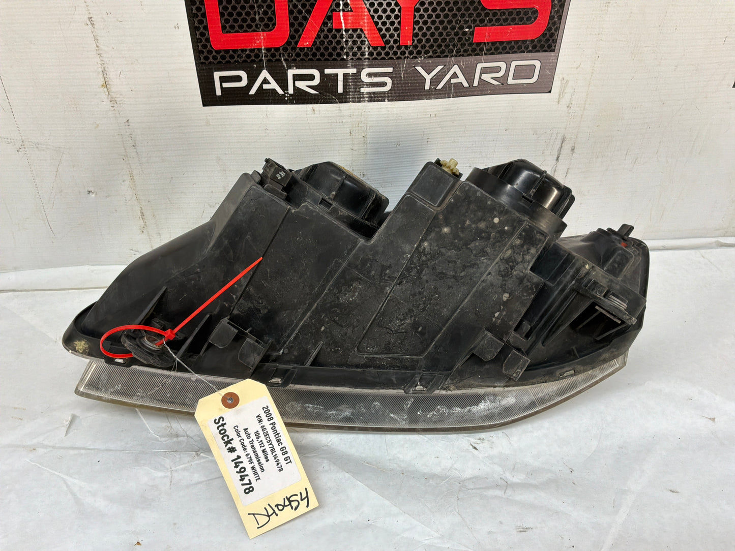 2008 Pontiac G8 RH Passenger Headlight Head Light Lamp OEM