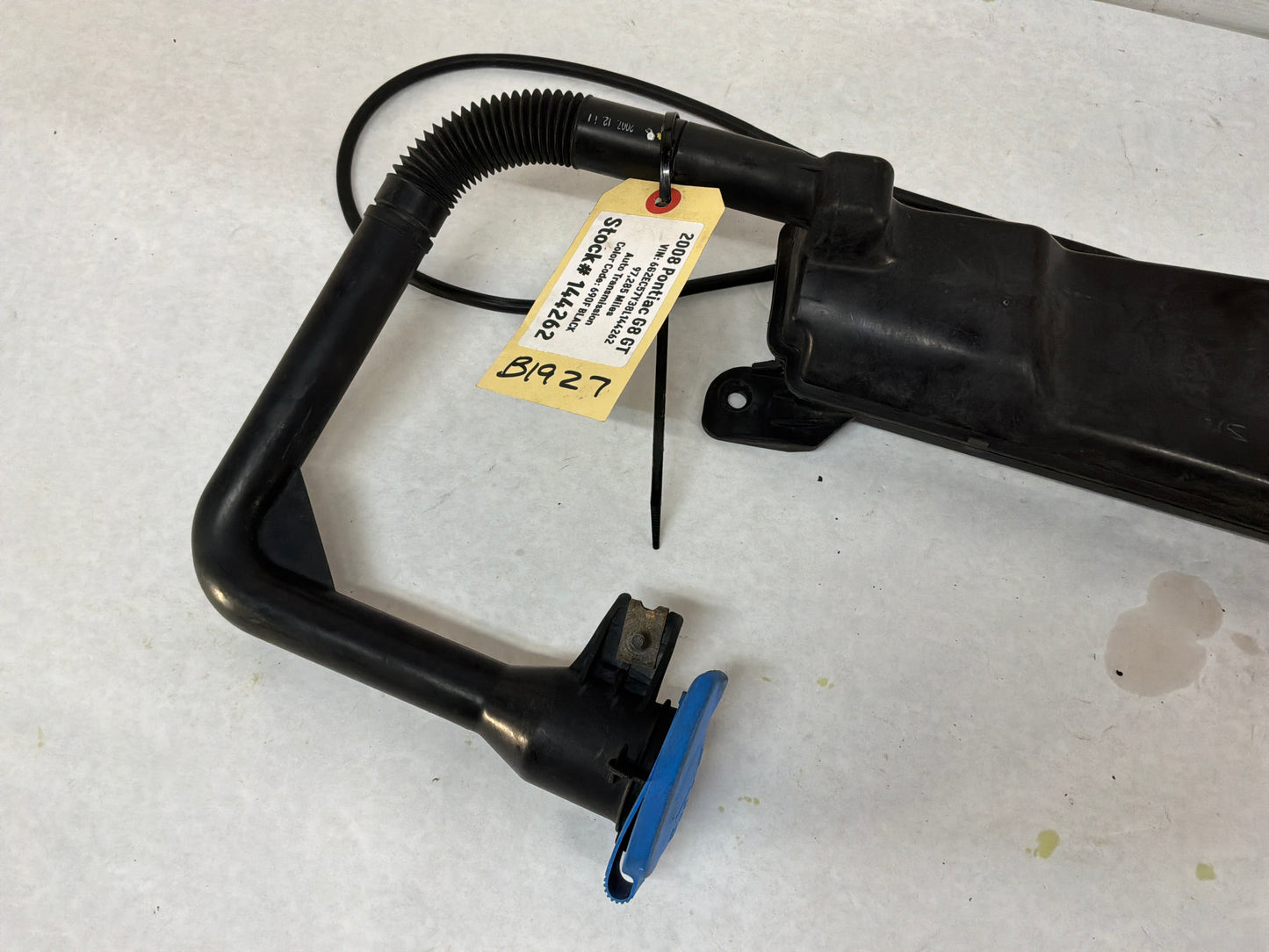 2008 Pontiac G8 GT Windshield Washer Reservoir Overflow Tank Bottle OEM