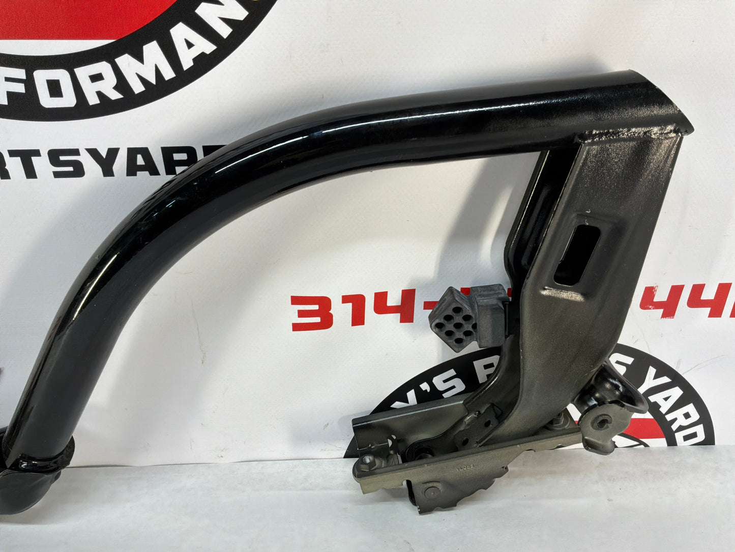 2016 Cadillac CTS-V RH & LH Trunk Compartment Lid Hinge Cover OEM