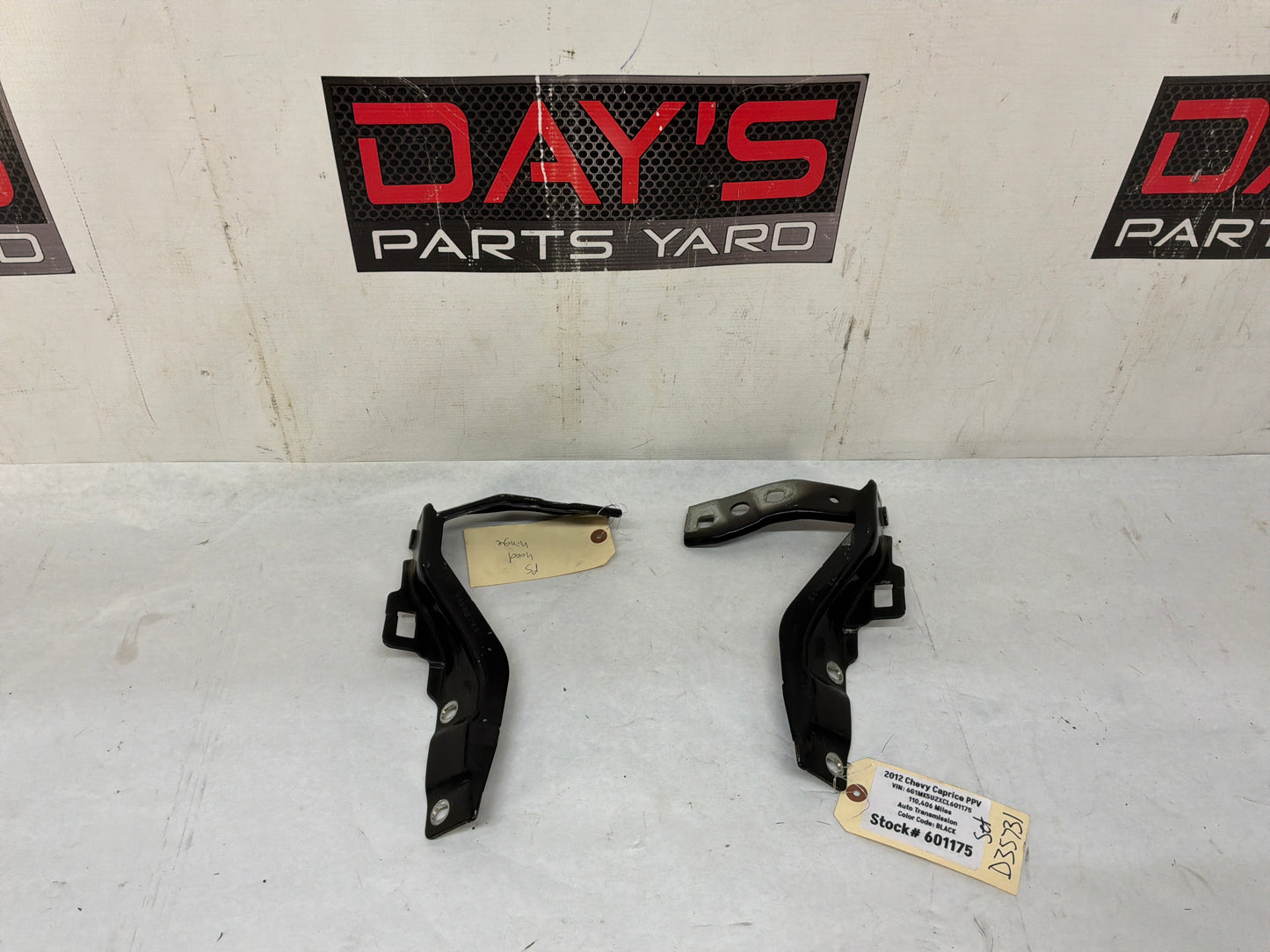 Hood hinges - Day's Parts Yard