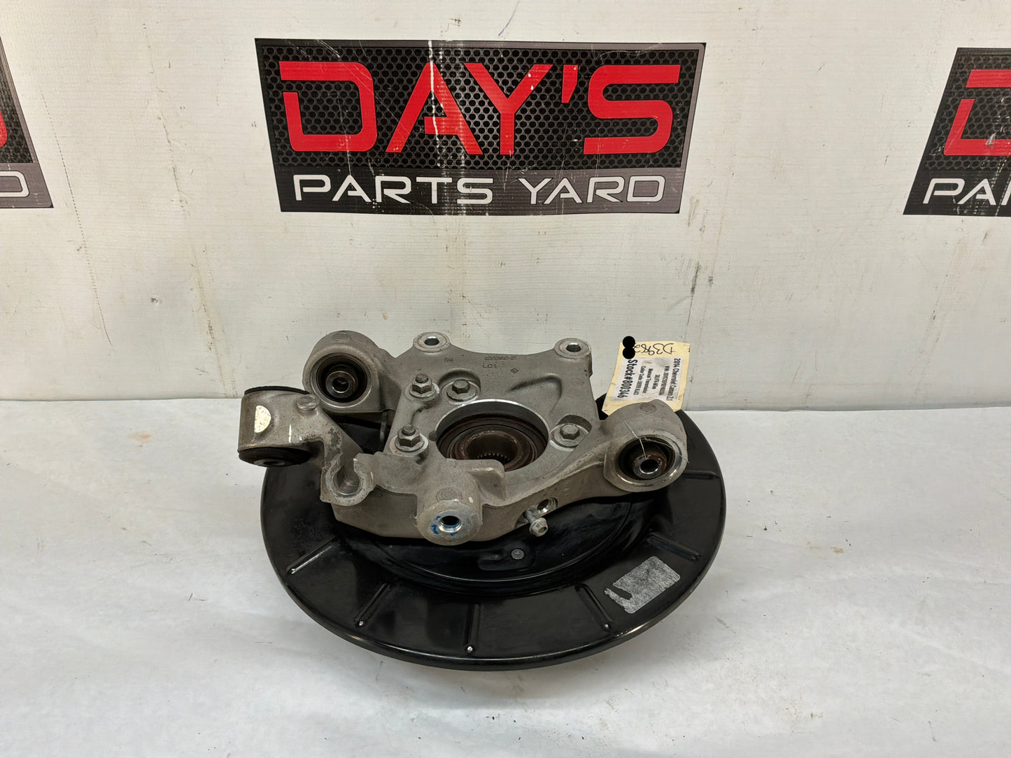 2014 Chevy Camaro LH Driver Rear Suspension Spindle Knuckle Hub Wheel Bearing OEM