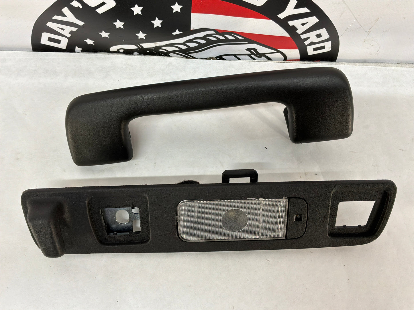2016 Cadillac CTS-V RH Passenger Rear Roof Assist Rear Pull Handle w/ Roof Light OEM