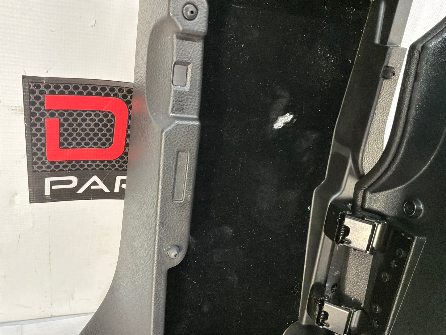 Center console - Day's Parts Yard