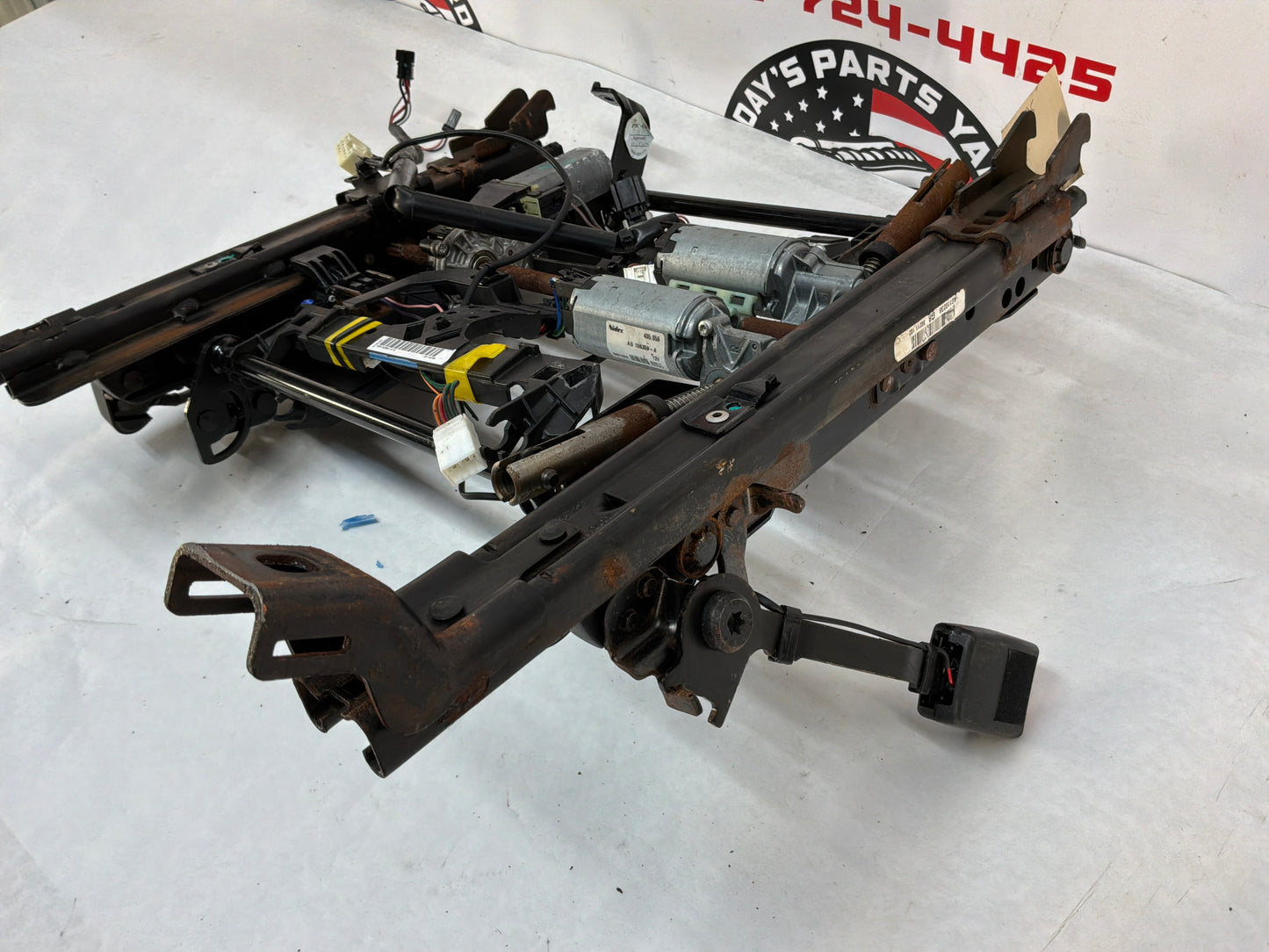 2008 Pontiac G8 Base RH Passenger Front Seat Bottom Frame Rail Motor Set Assembly OEM