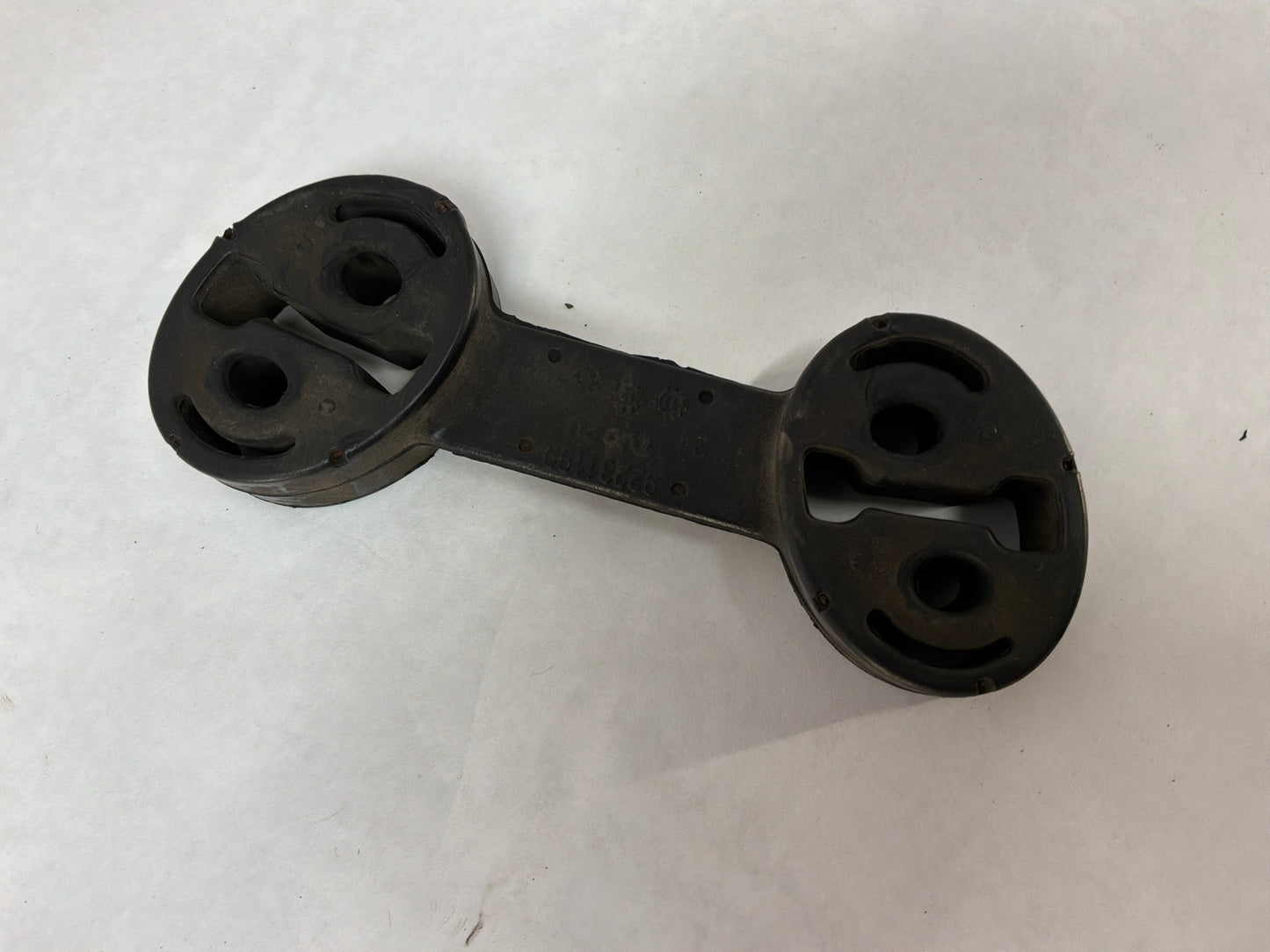 2014 Chevy Camaro SS RH & LH Exhaust Muffler Rubber Hangers Mounts Brackets OEM