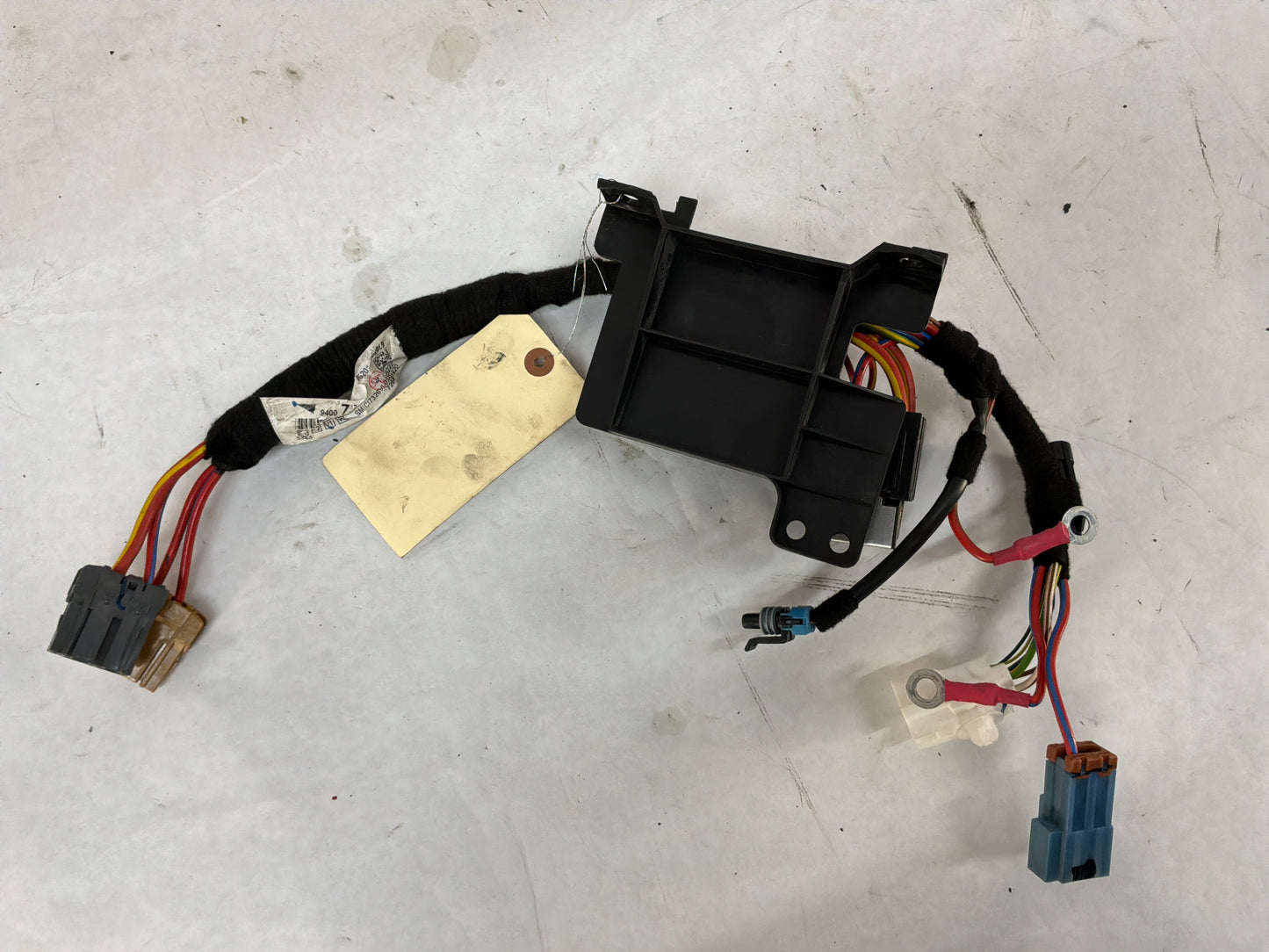 2014 Chevy Caprice PPV Rear Interior Trunk Compartment Fuse Block Box Harness OEM