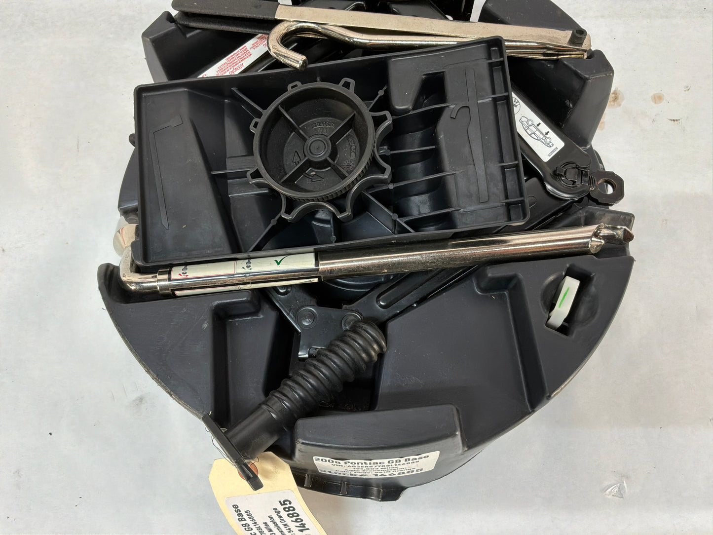 2008 Pontiac G8 Base Spare Tire Jack Tool Kit OEM