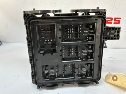 2017 Chevrolet SS Sedan Engine Bay Fuse Relay Wiring Wire Harness Junction Box Block Cover OEM