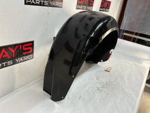 Rh wheel liner - Day's Parts Yard