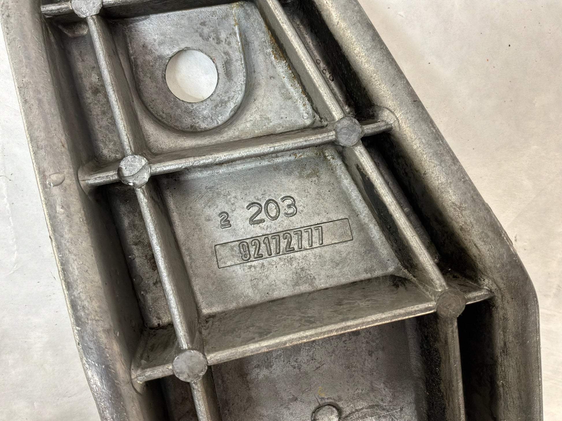 Transmission bracket - Day's Parts Yard