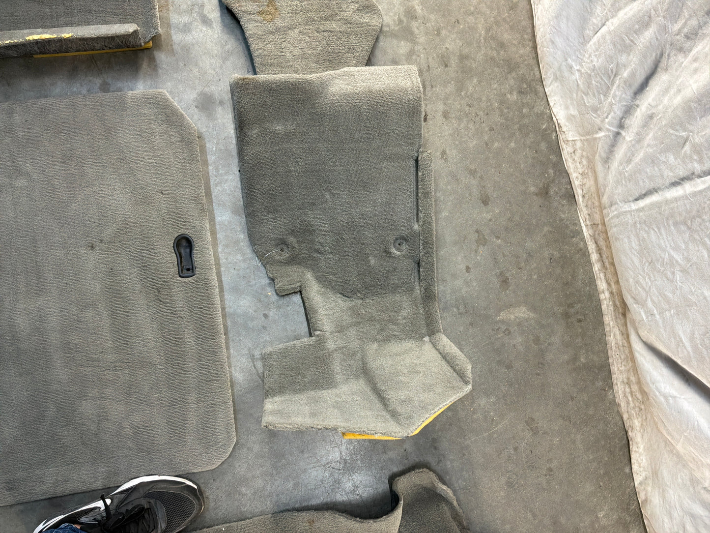 Complete carpet - Day's Parts Yard