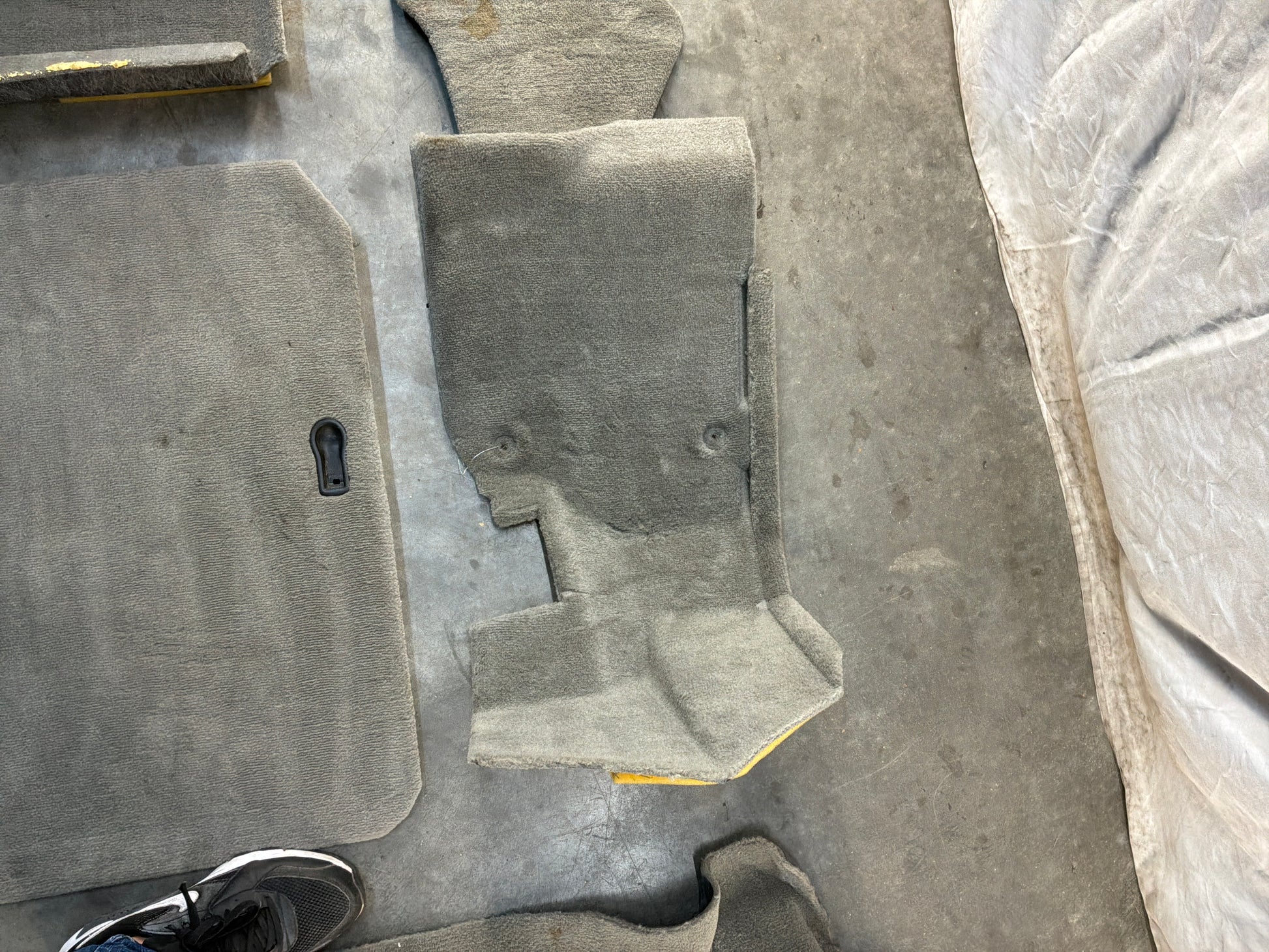 Complete carpet - Day's Parts Yard