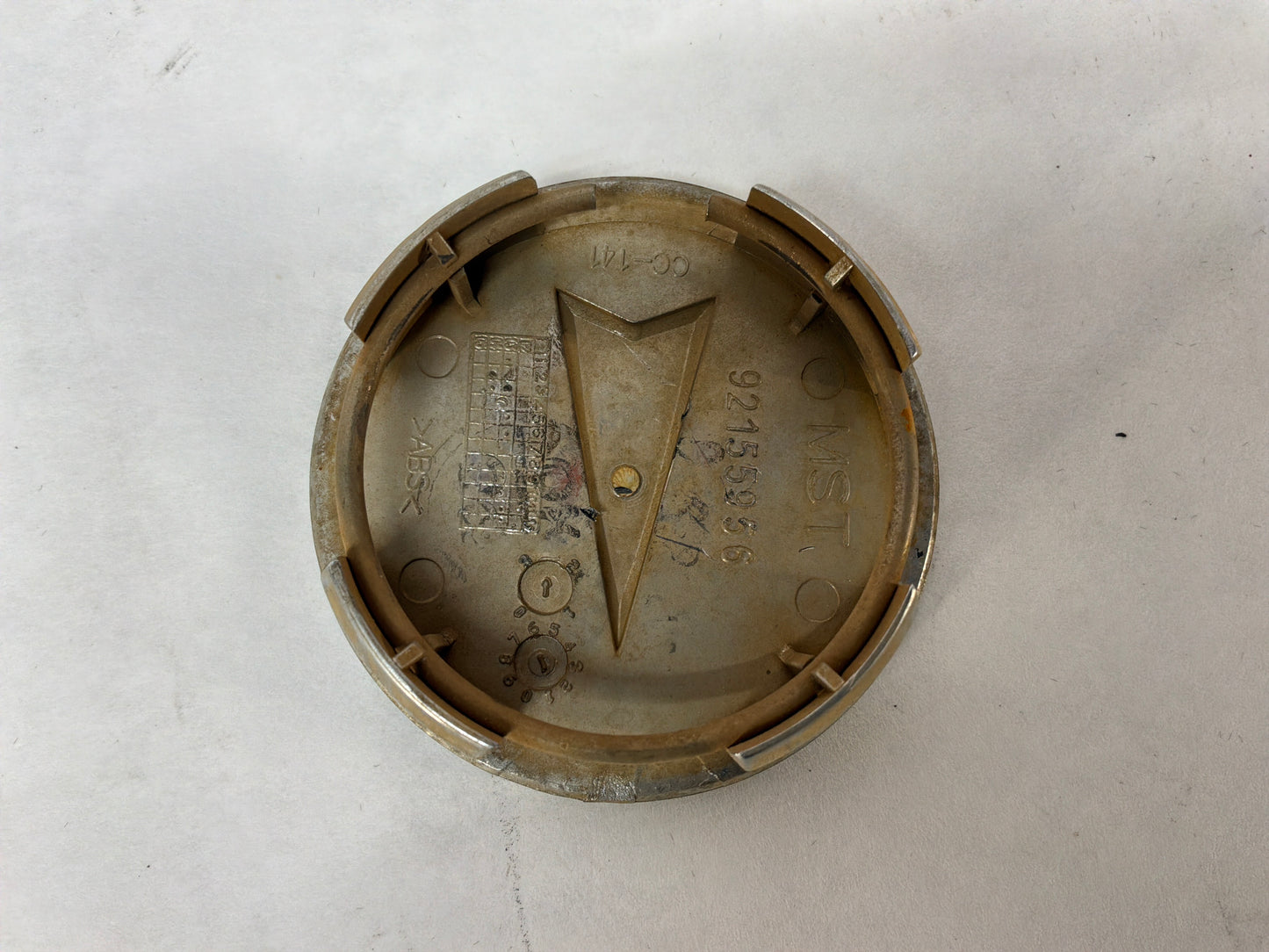 2005 Pontiac GTO Wheel Center Cap OEM