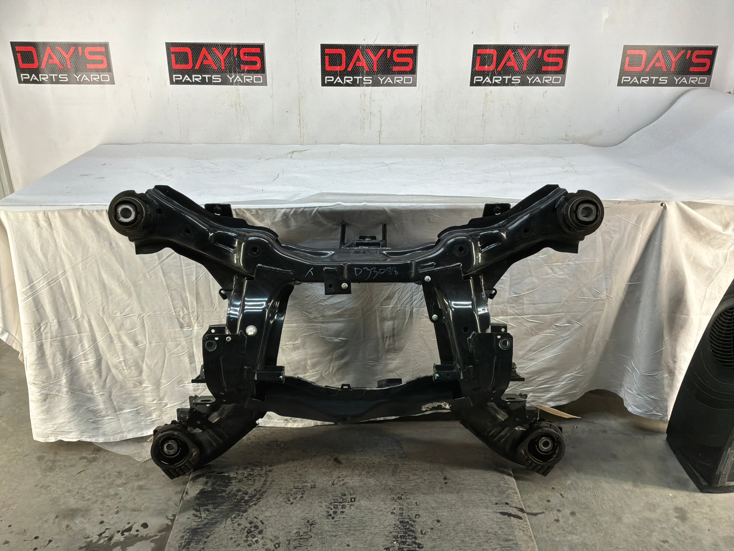 Rear cradle - Day's Parts Yard