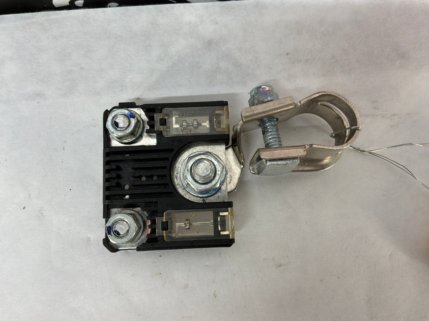 2008 Pontiac G8 Base Positive Battery Terminal Fuse Relay OEM