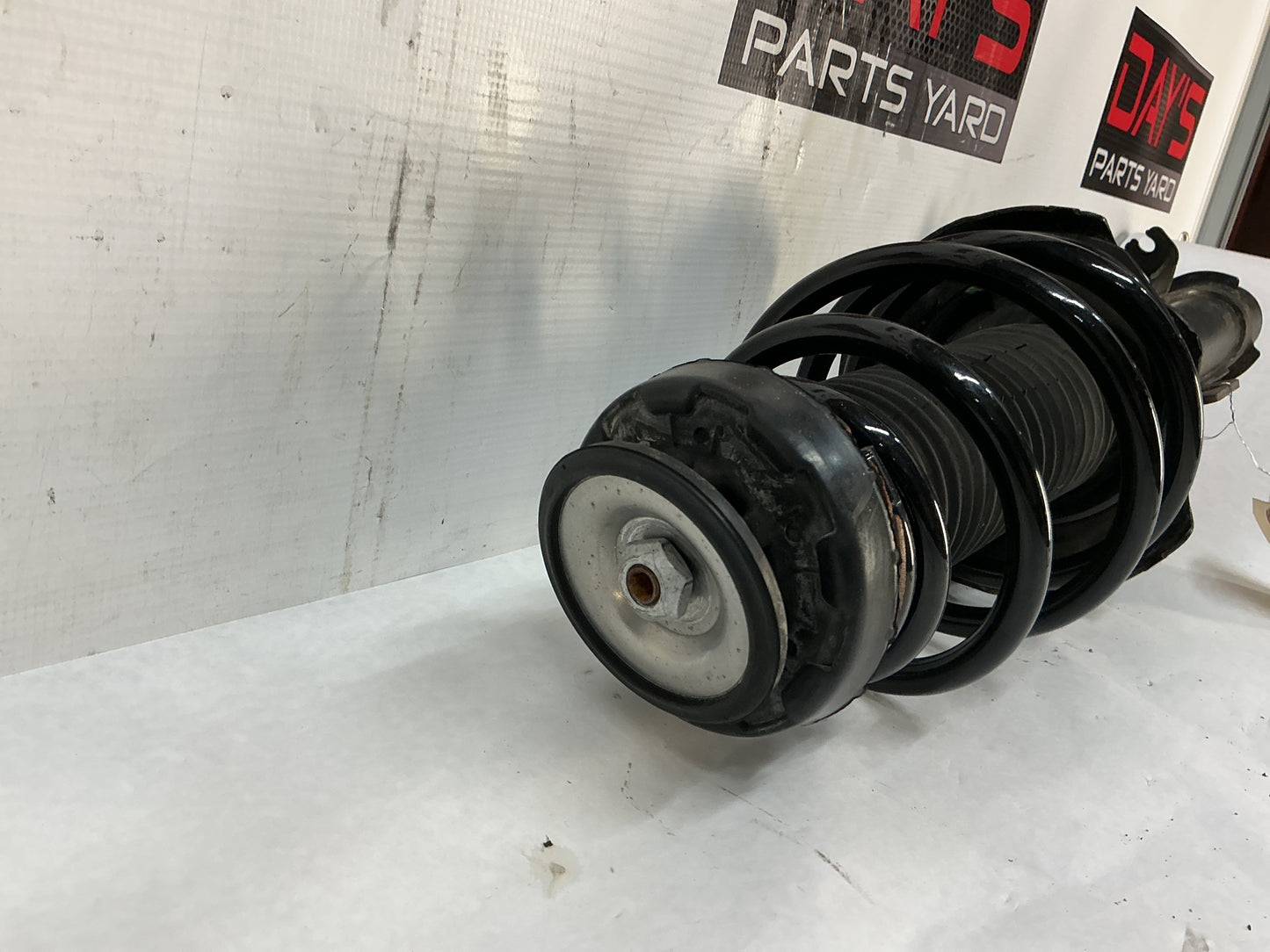 2015 Chevrolet Camaro SS 1LE RH Passenger Front Suspension Shock Strut Assembly OEM