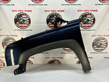 2005 Chevy Silverado 2500HD LH Driver Front Fender OEM - Day's Parts Yard
