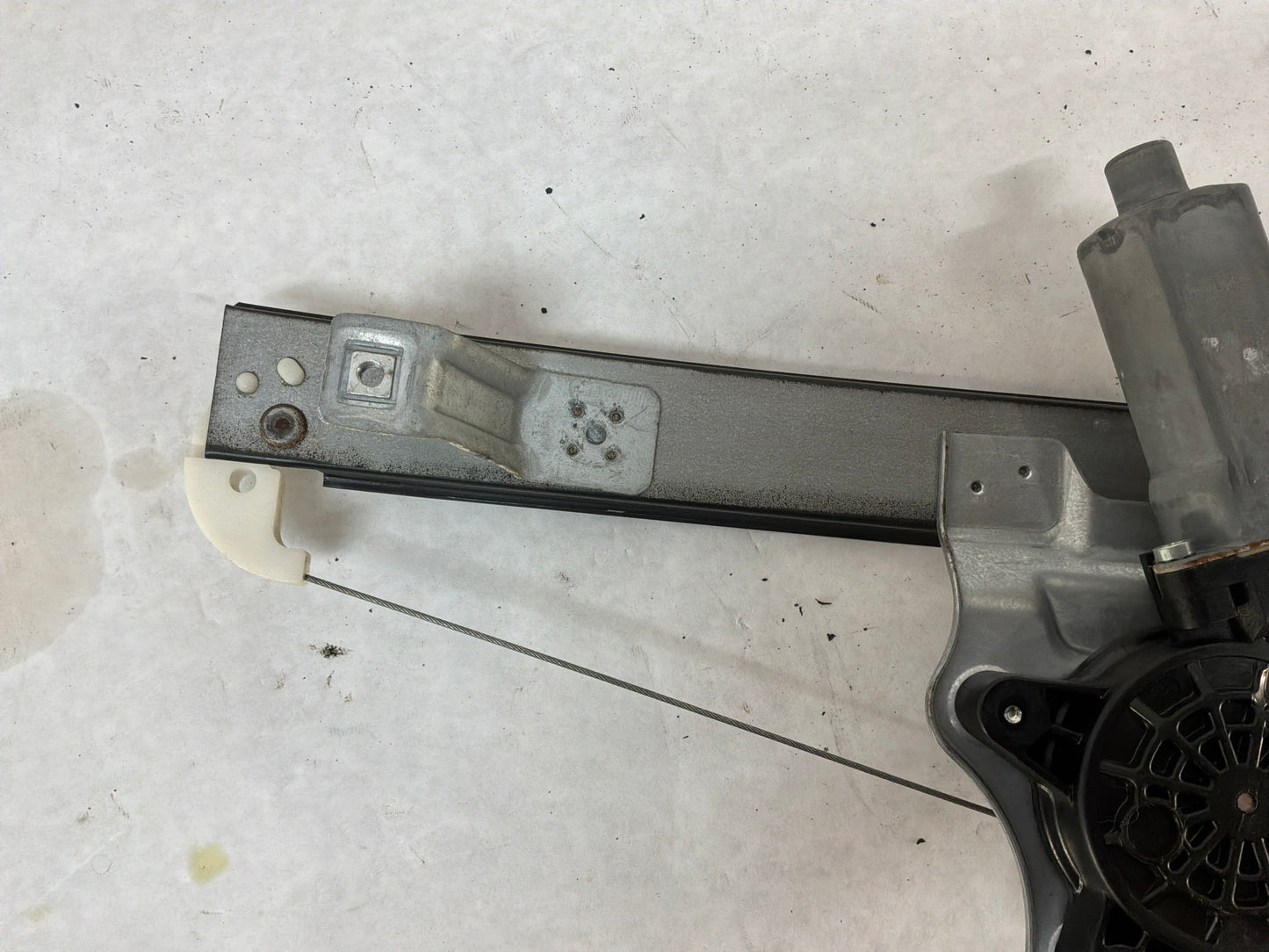 2008 Pontiac G8 GT RH Passenger Rear Door Window Regulator Motor OEM