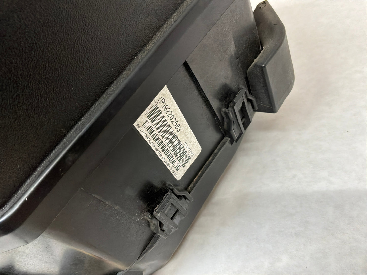2008 Pontiac G8 GT Engine Motor Bay Fuse Relay Wiring Harness Junction Block Box OEM