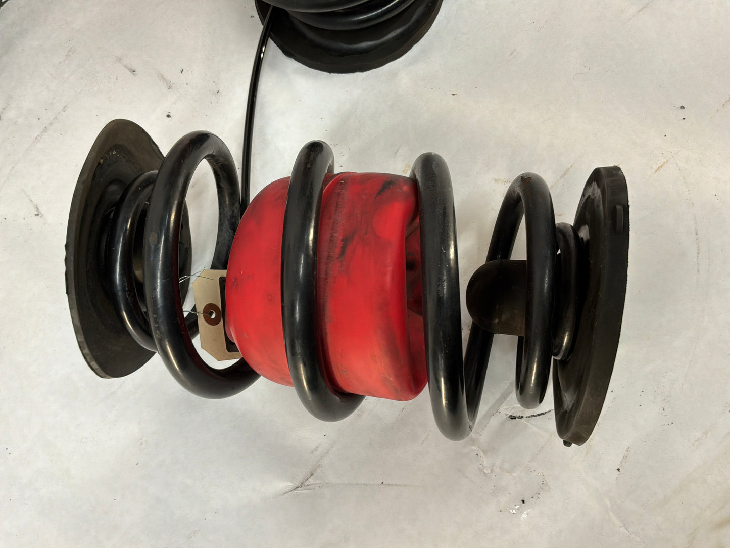2005 Pontiac GTO RH & LH Rear Coil Springs w/ Airlift Suspension