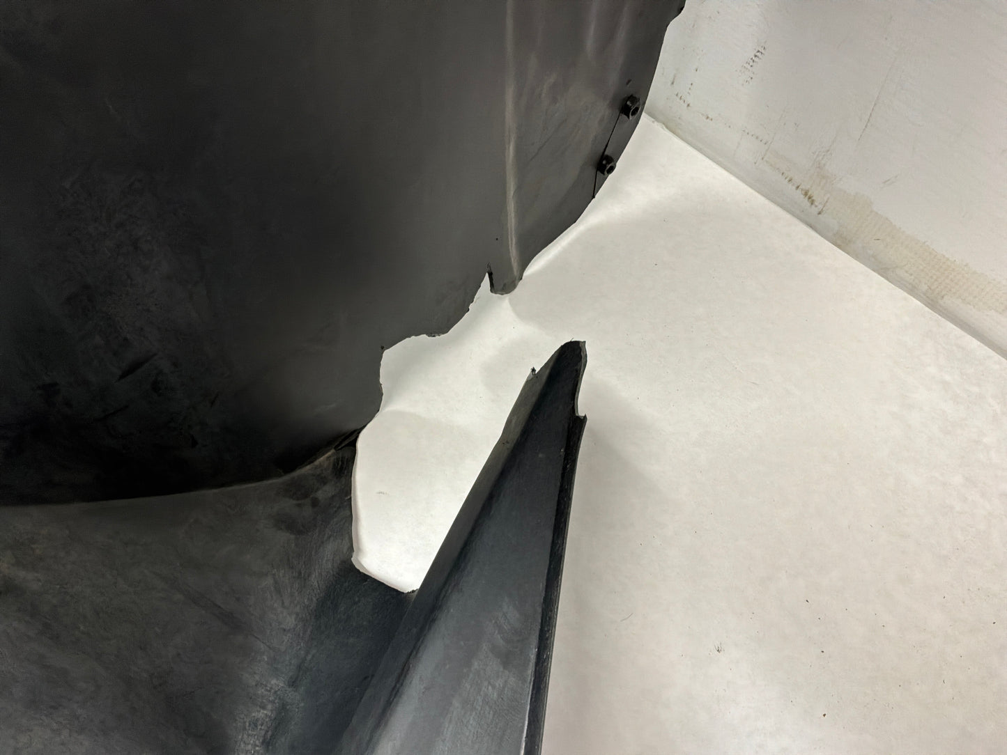 Front rh wheel liner - Day's Parts Yard