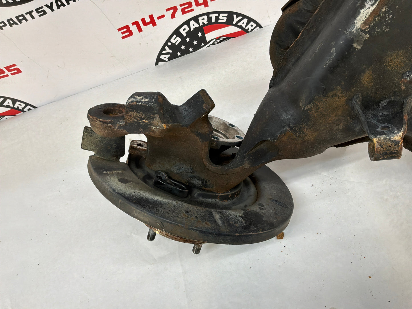 2005 Pontiac GTO LH Driver Rear Suspension Spindle Hub Knuckle Control Arm OEM
