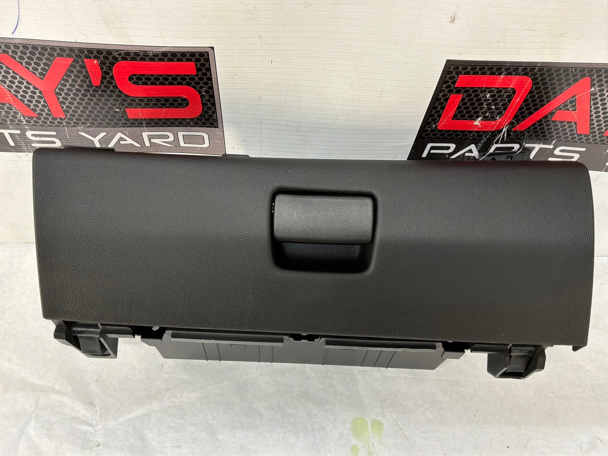 Glove box - Day's Parts Yard