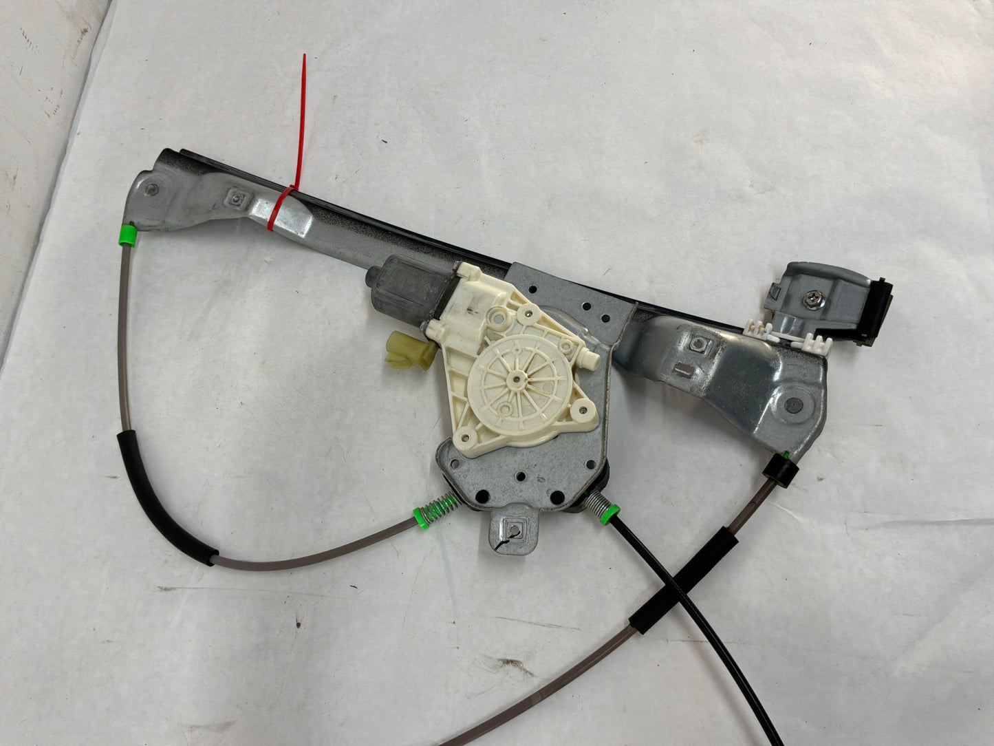 Rh front window regulator - Day's Parts Yard