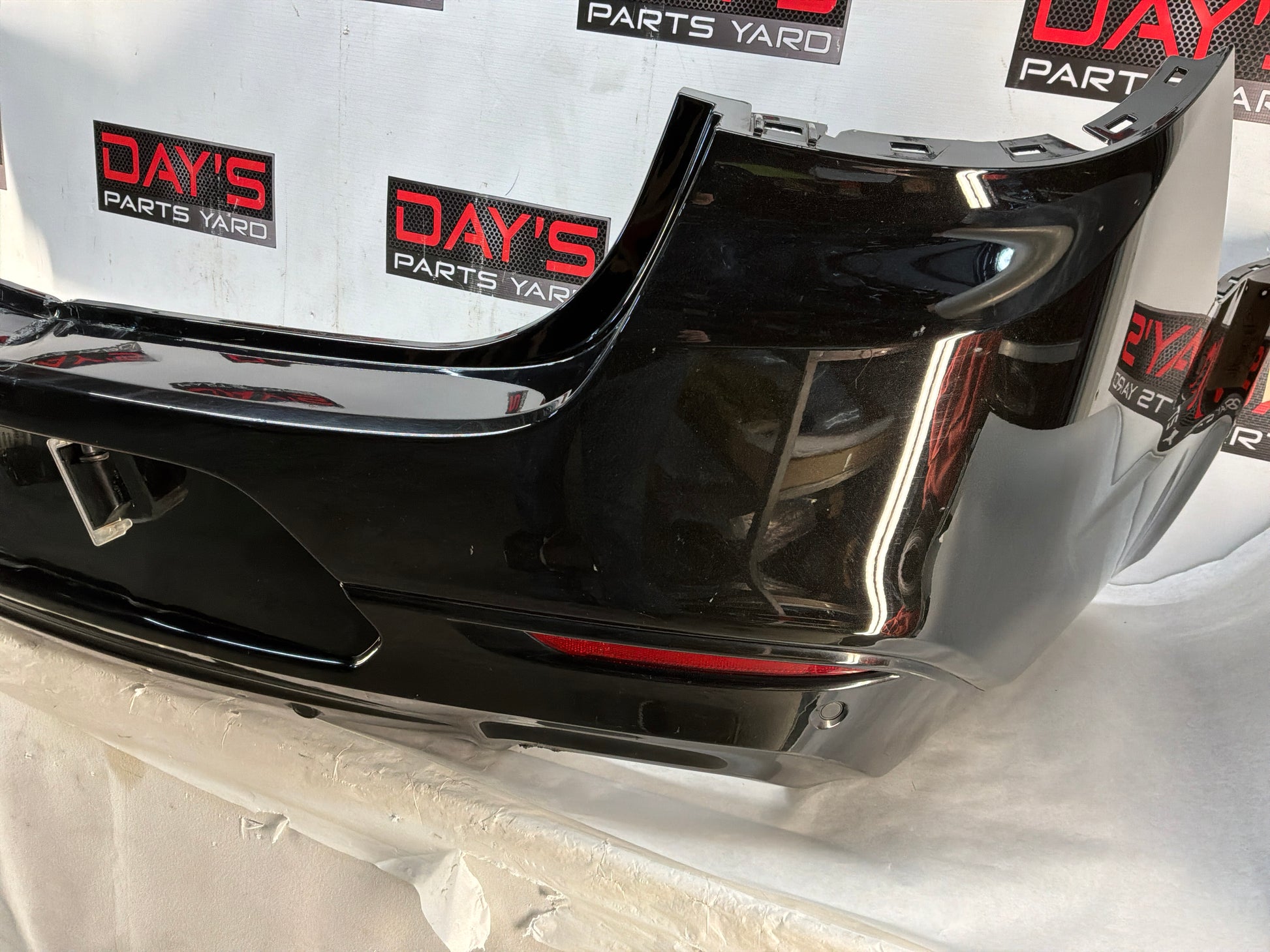 Rear bumper - Day's Parts Yard