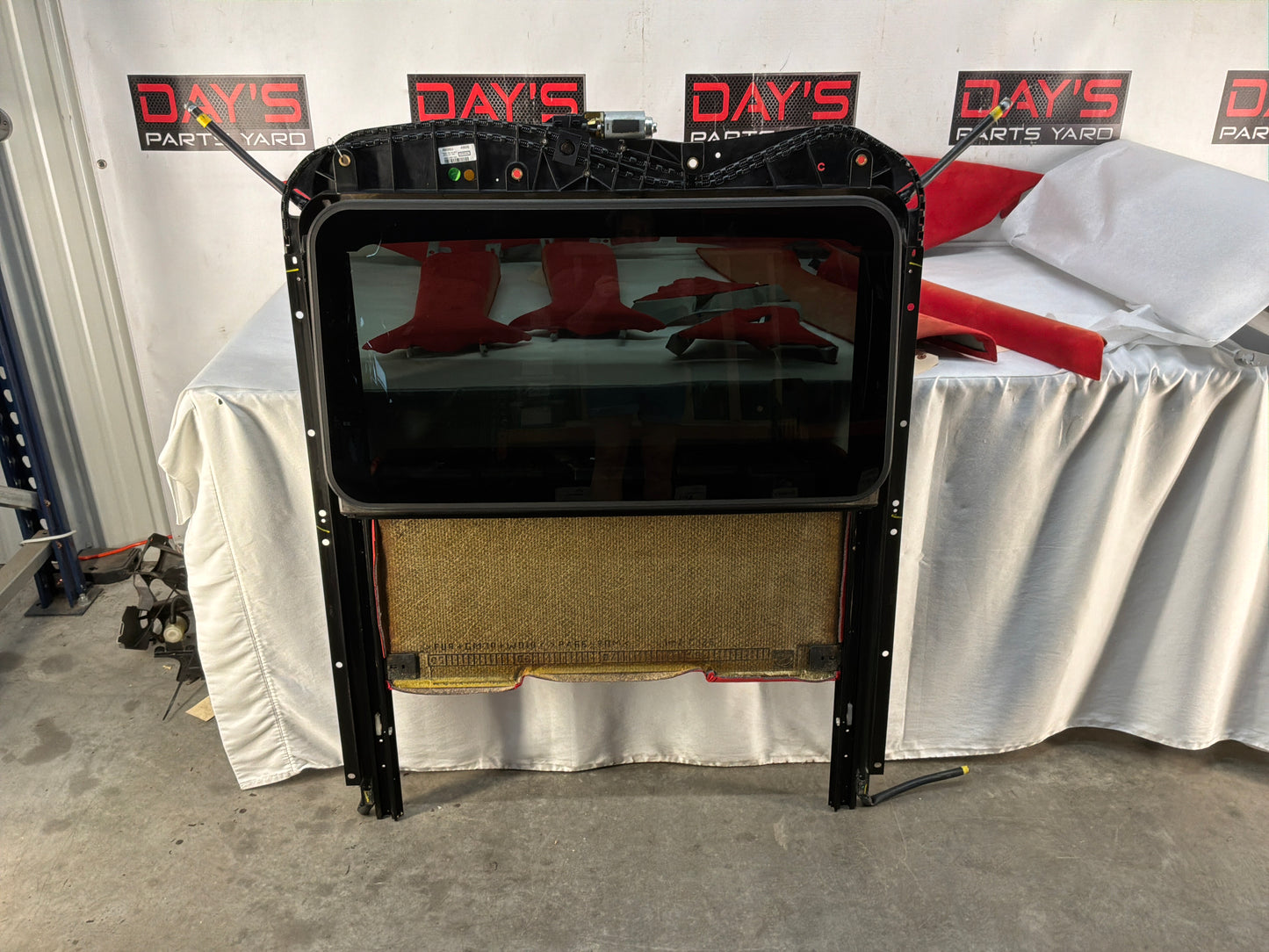Head liner sunroof and interior trim - Day's Parts Yard