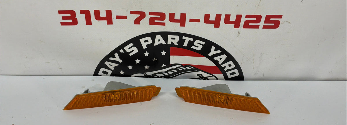 2013 Chevy Camaro ZL1 RH & LH Front Marker Lights OEM