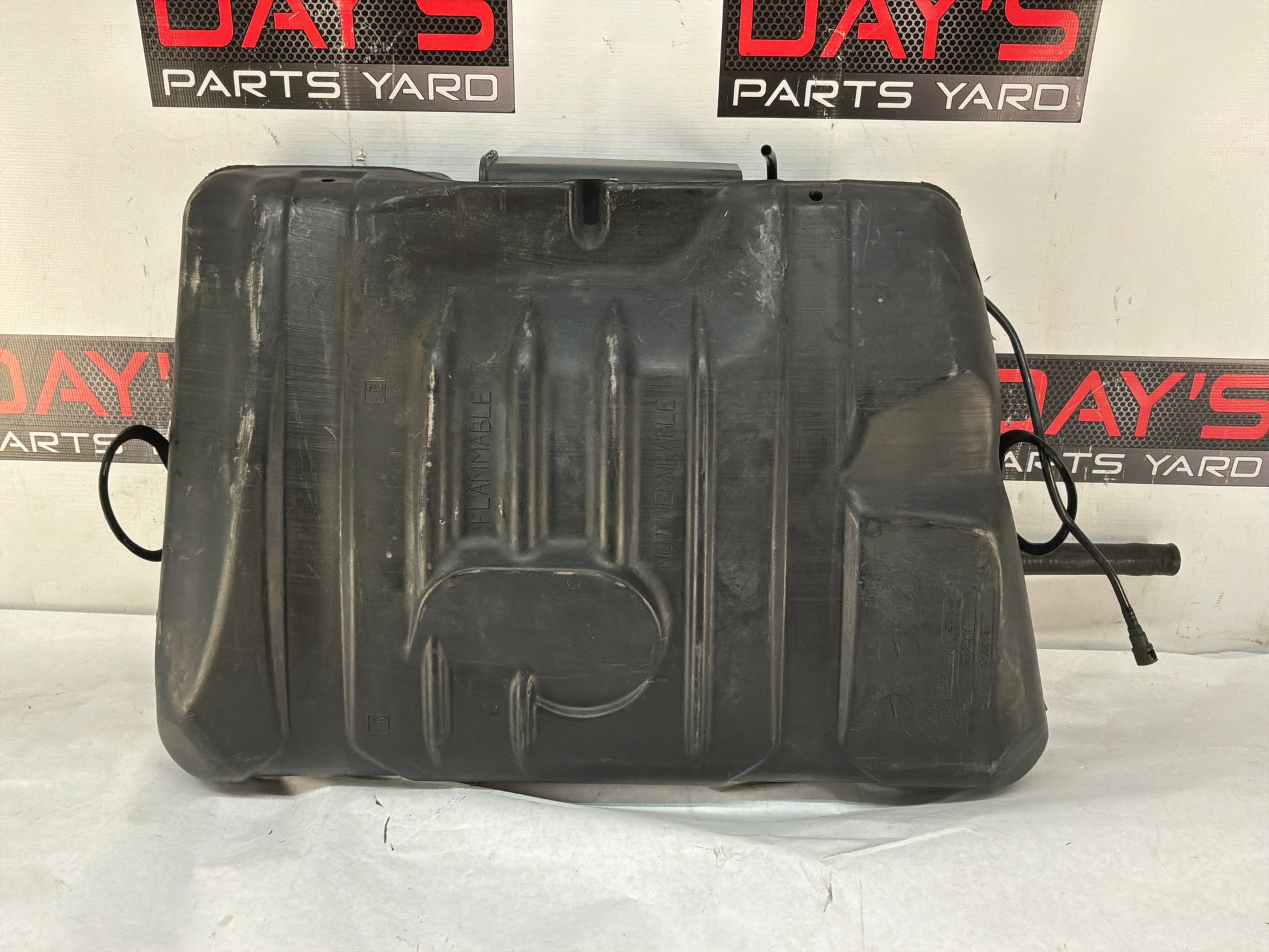 Fuel tank - Day's Parts Yard