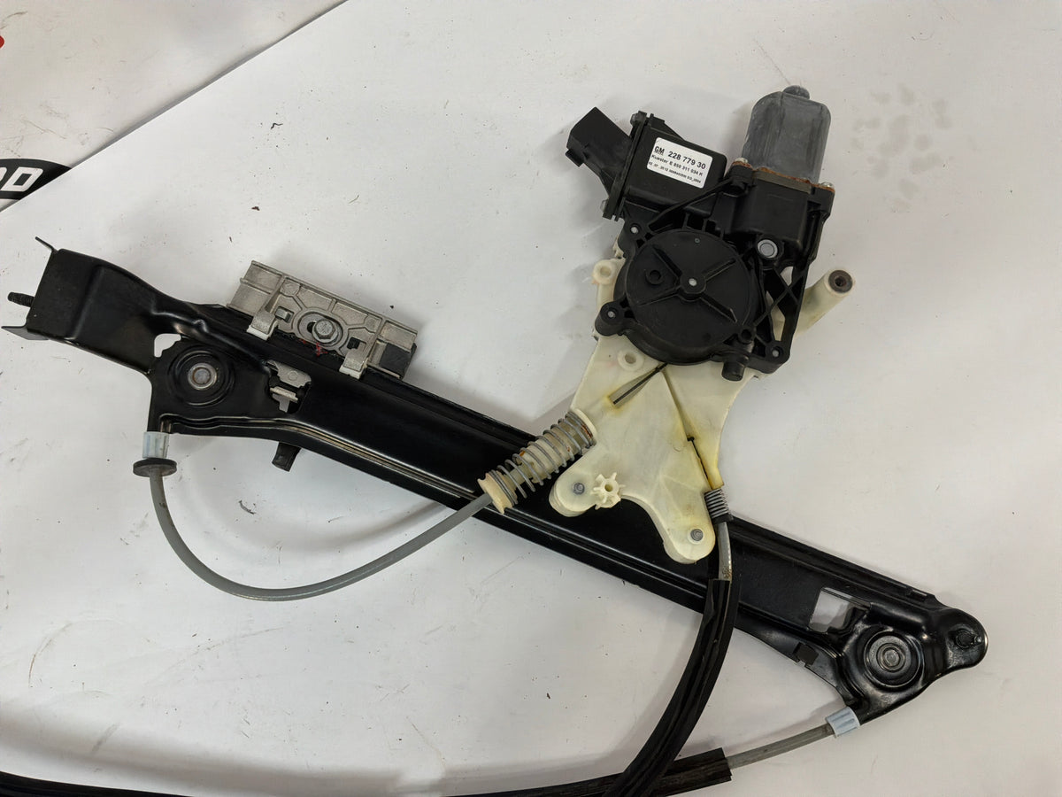 2013 Chevy Camaro ZL1 RH Passenger Window Regulator Motor OEM