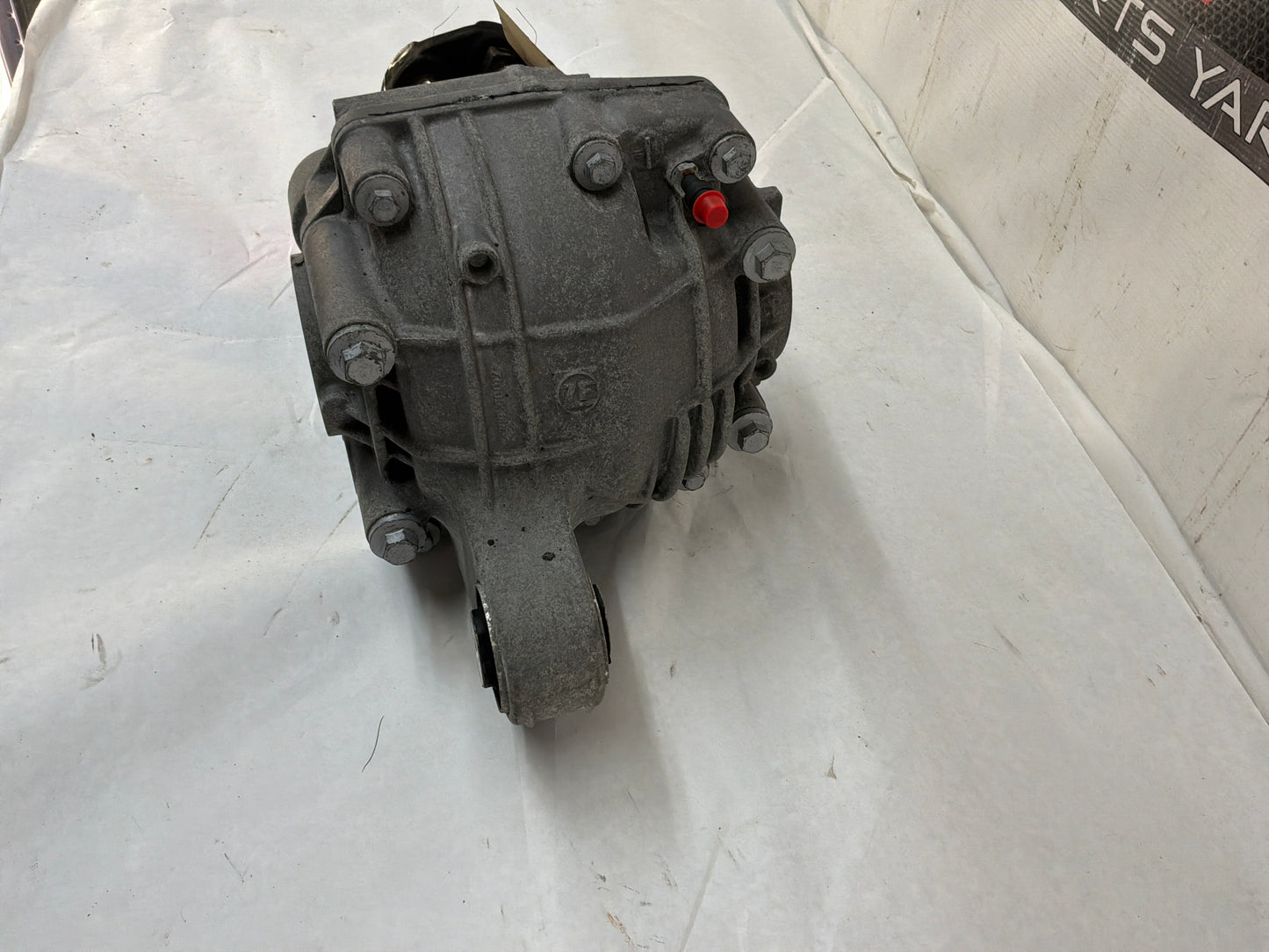 2008 Pontiac G8 GT Rear End Axle Carrier Rearend Diff Differential 3.27 LSD OEM