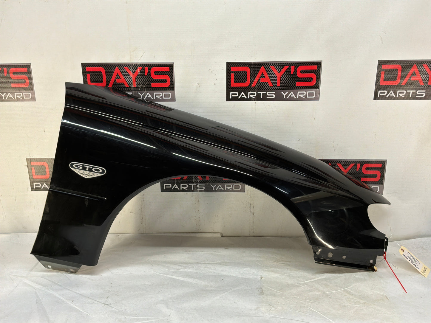 2004 Pontiac GTO RH Passenger Front Fender OEM
