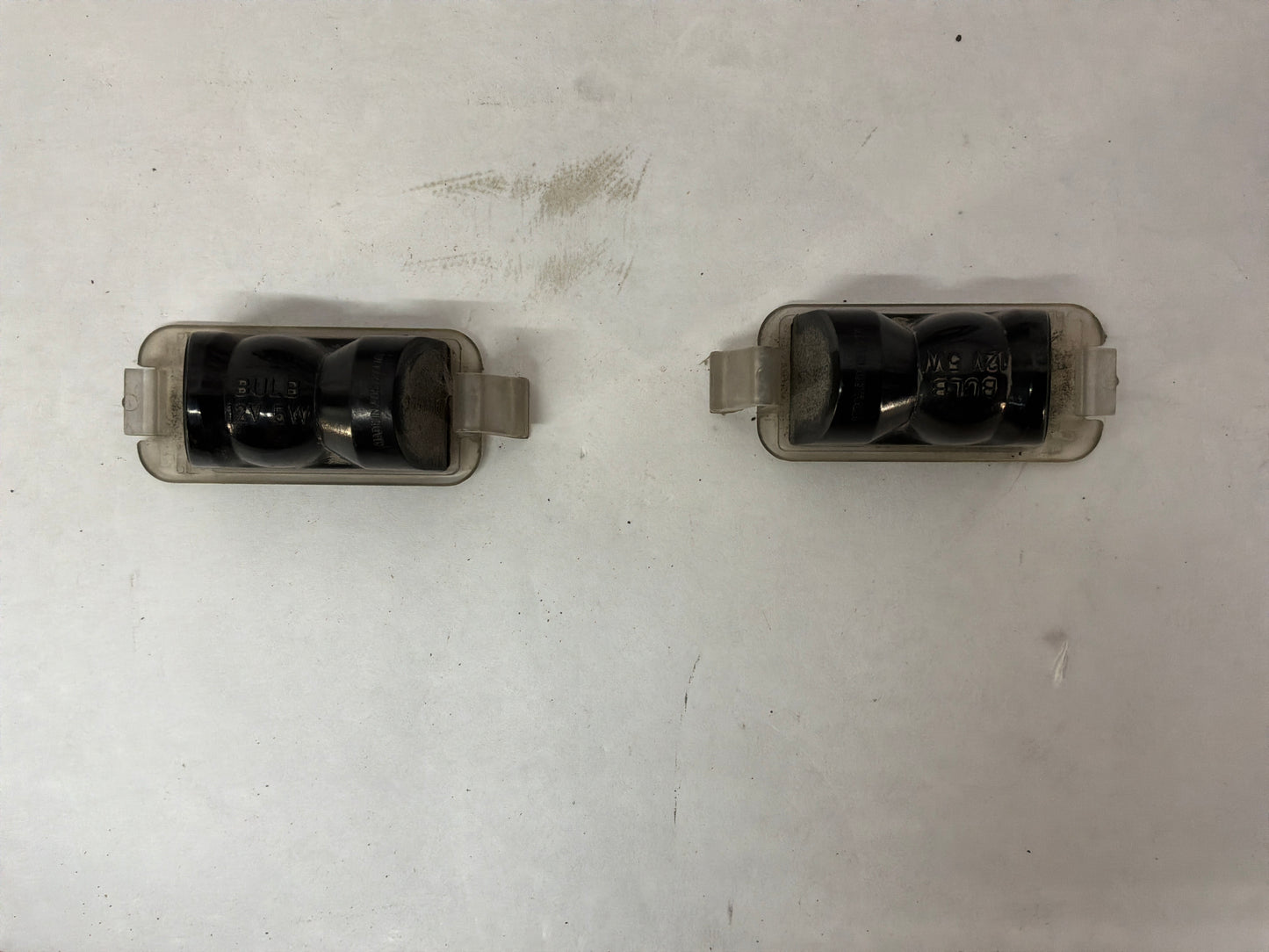 2004 Pontiac GTO License Plate Tag Light Lamp Set OEM