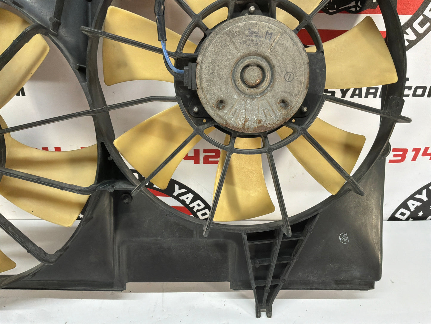 2006 Cadillac CTS-V Radiator Dual Electric Coolant Cooling Fans OEM