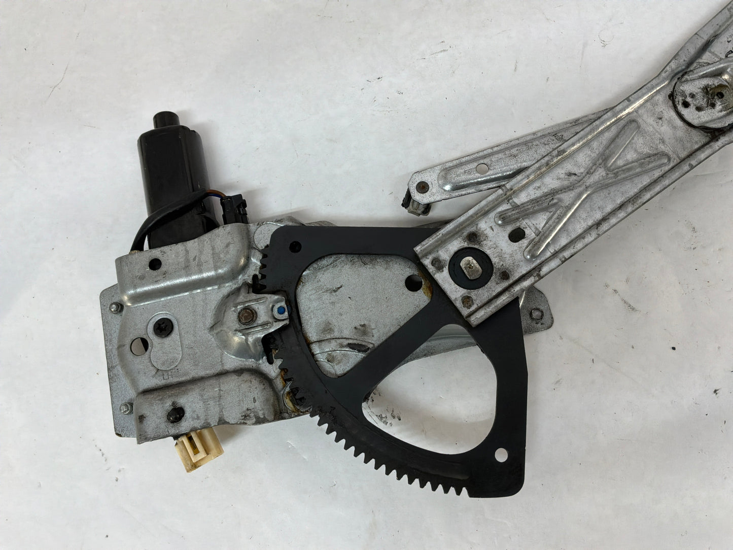 2005 Pontiac GTO LH Driver Front Window Regulator Motor OEM