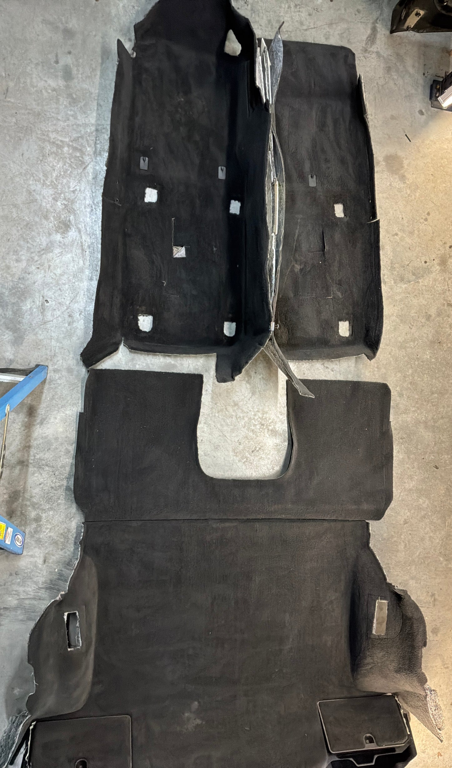 Complete floor carpet - Day's Parts Yard