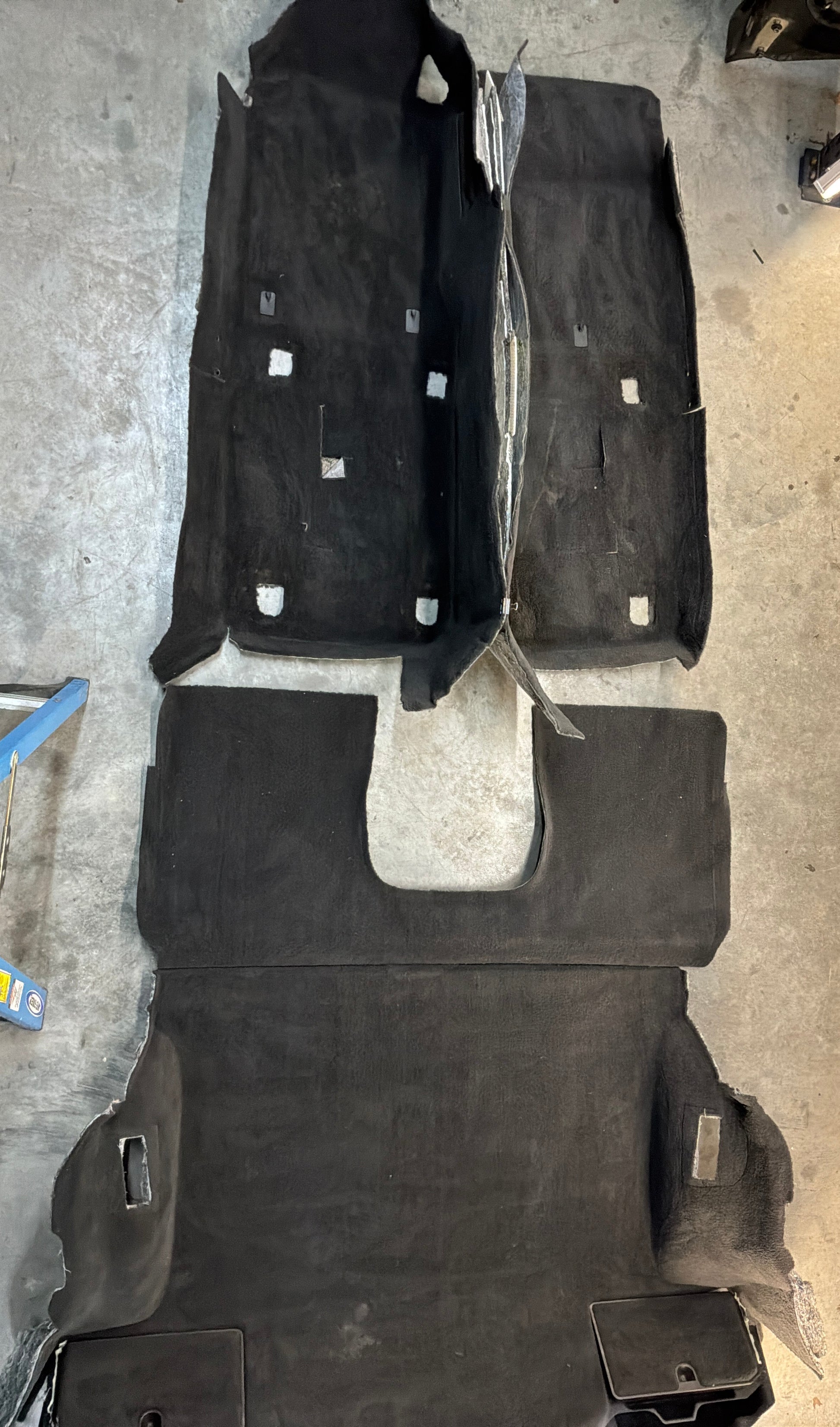 Complete floor carpet - Day's Parts Yard