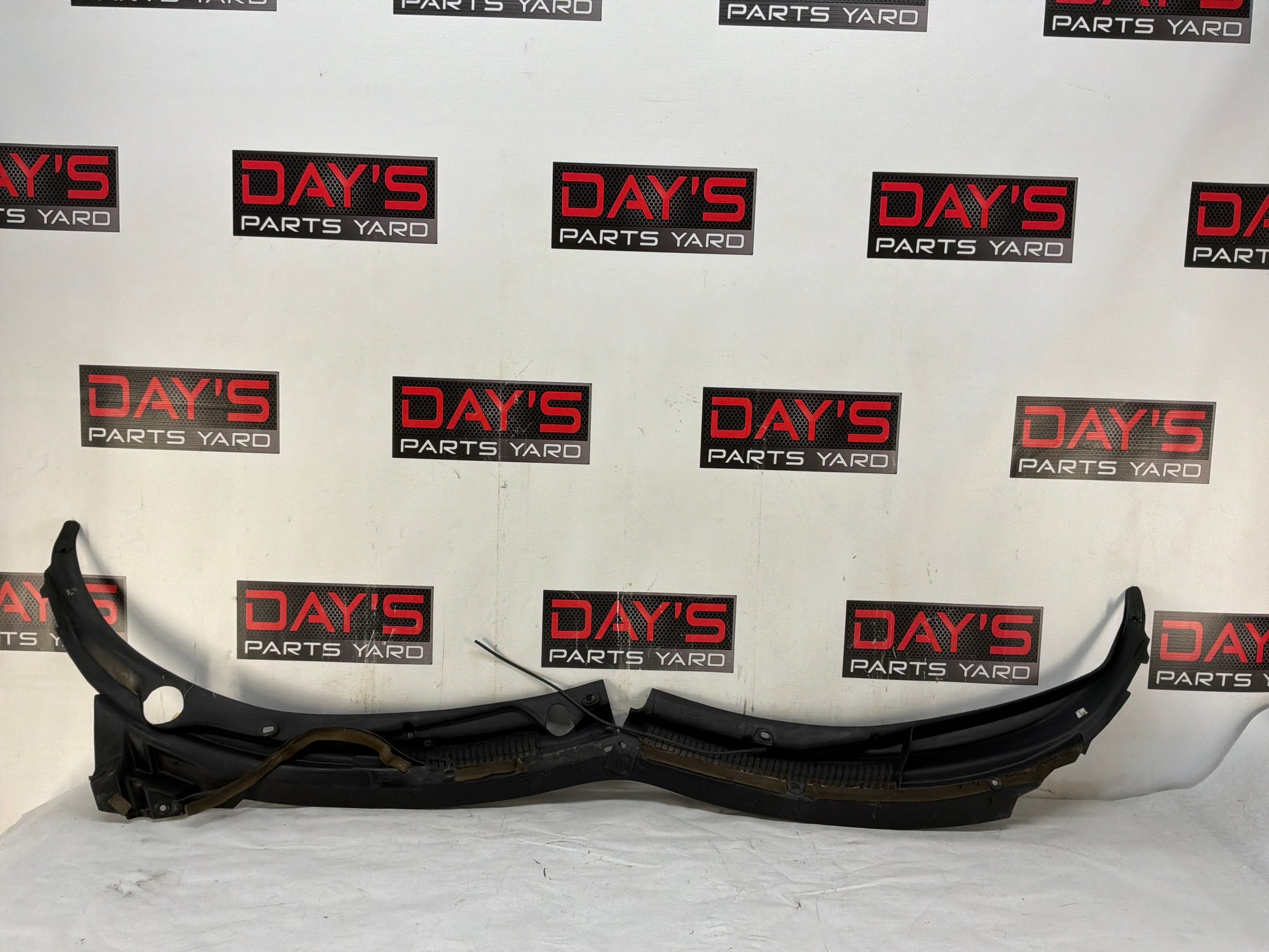 Cowl - Day's Parts Yard