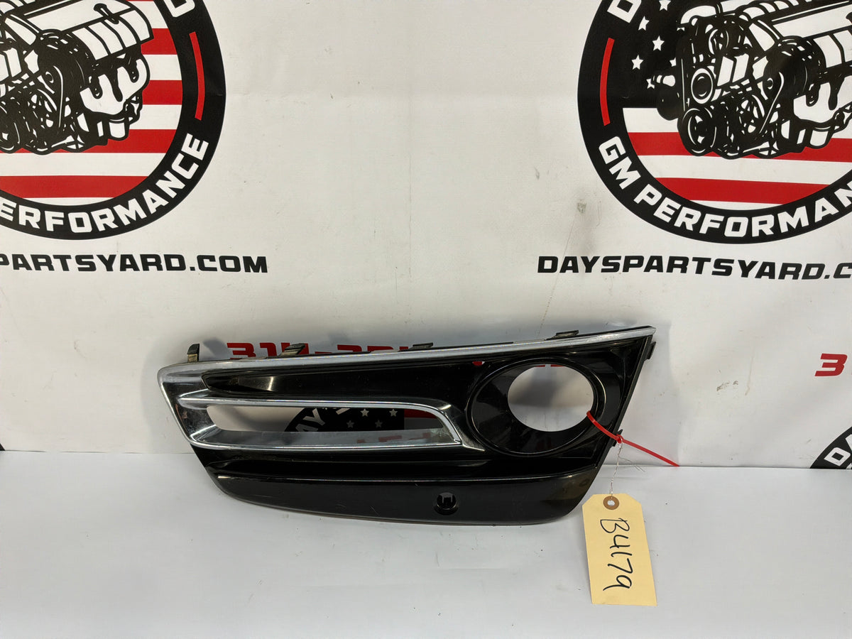 2014 Chevy SS Sedan RH Passenger Fog Running Light Lamp Opening Cover Bezel OEM