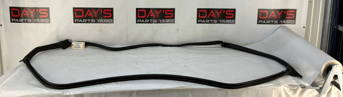 Lh door seal - Day's Parts Yard