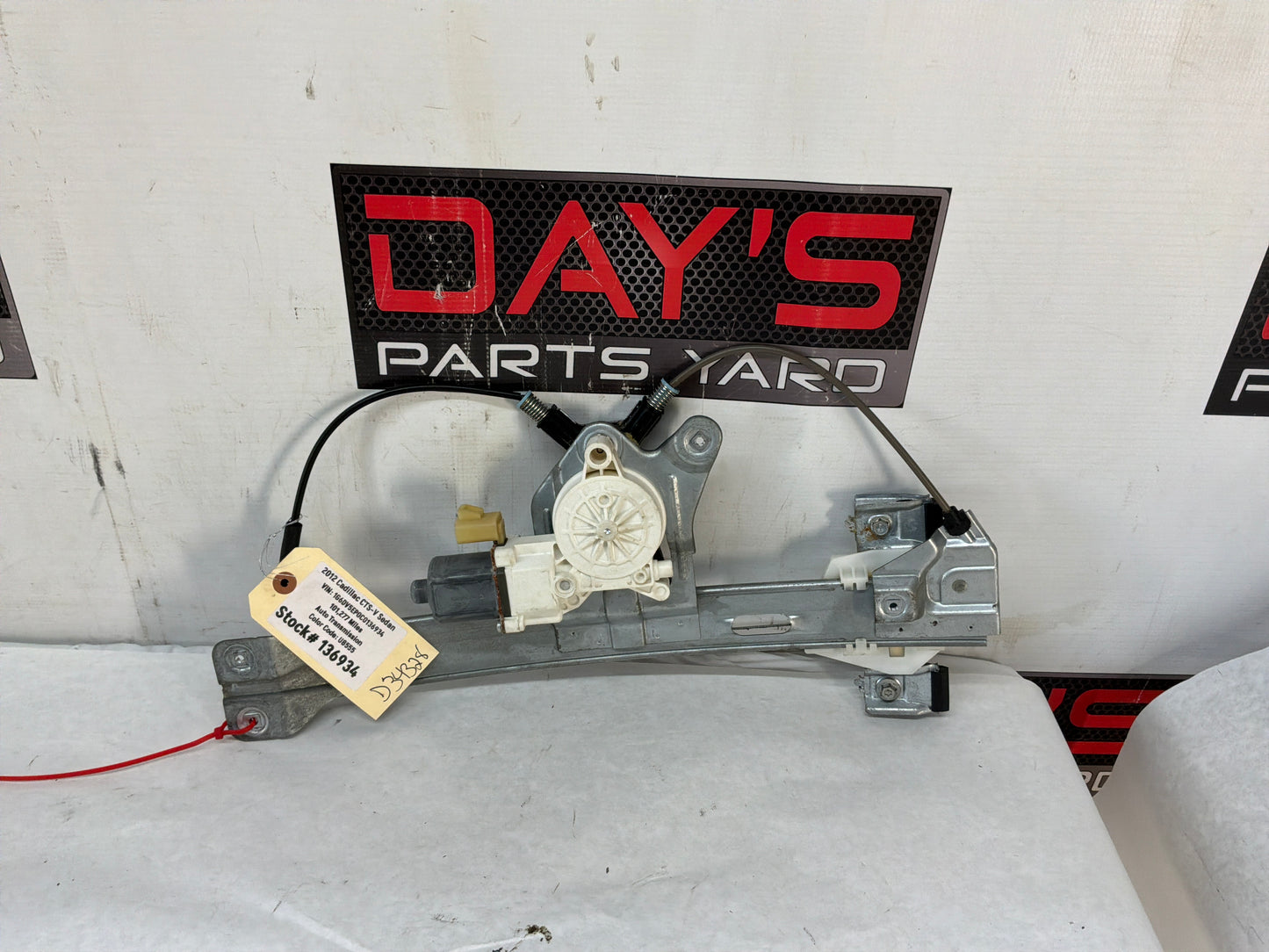 Rh rear window reg - Day's Parts Yard