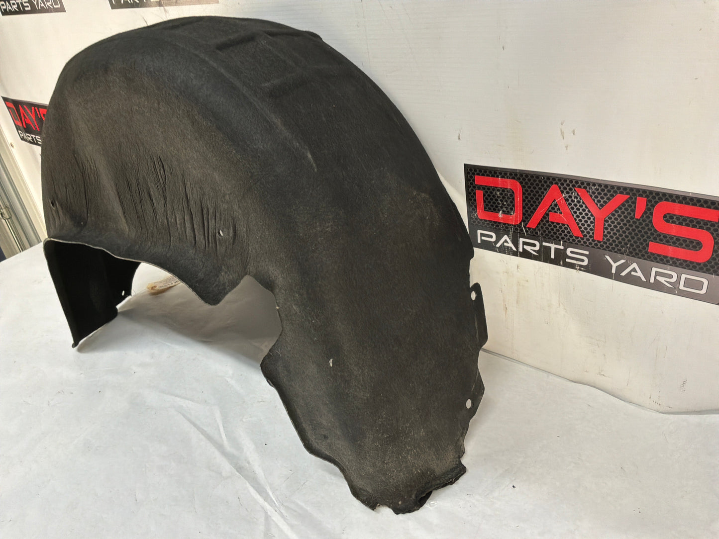 Rear lh wheel liner - Day's Parts Yard