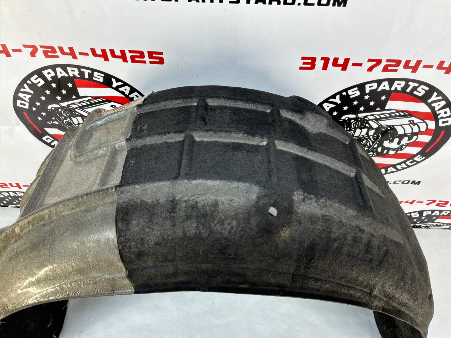 2016 Cadillac CTS-V RH Passenger Rear Fender Wheel House Well Liner OEM