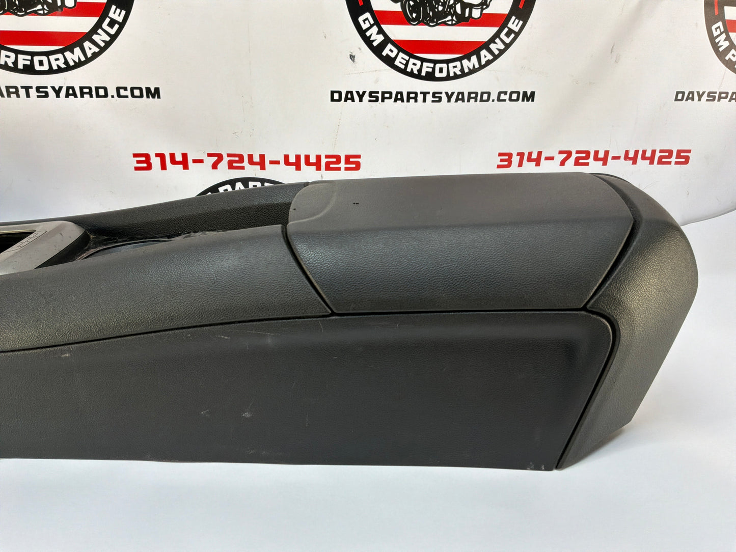 2015 Chevy Camaro SS 1LE Complete Center Console Arm Rest OEM