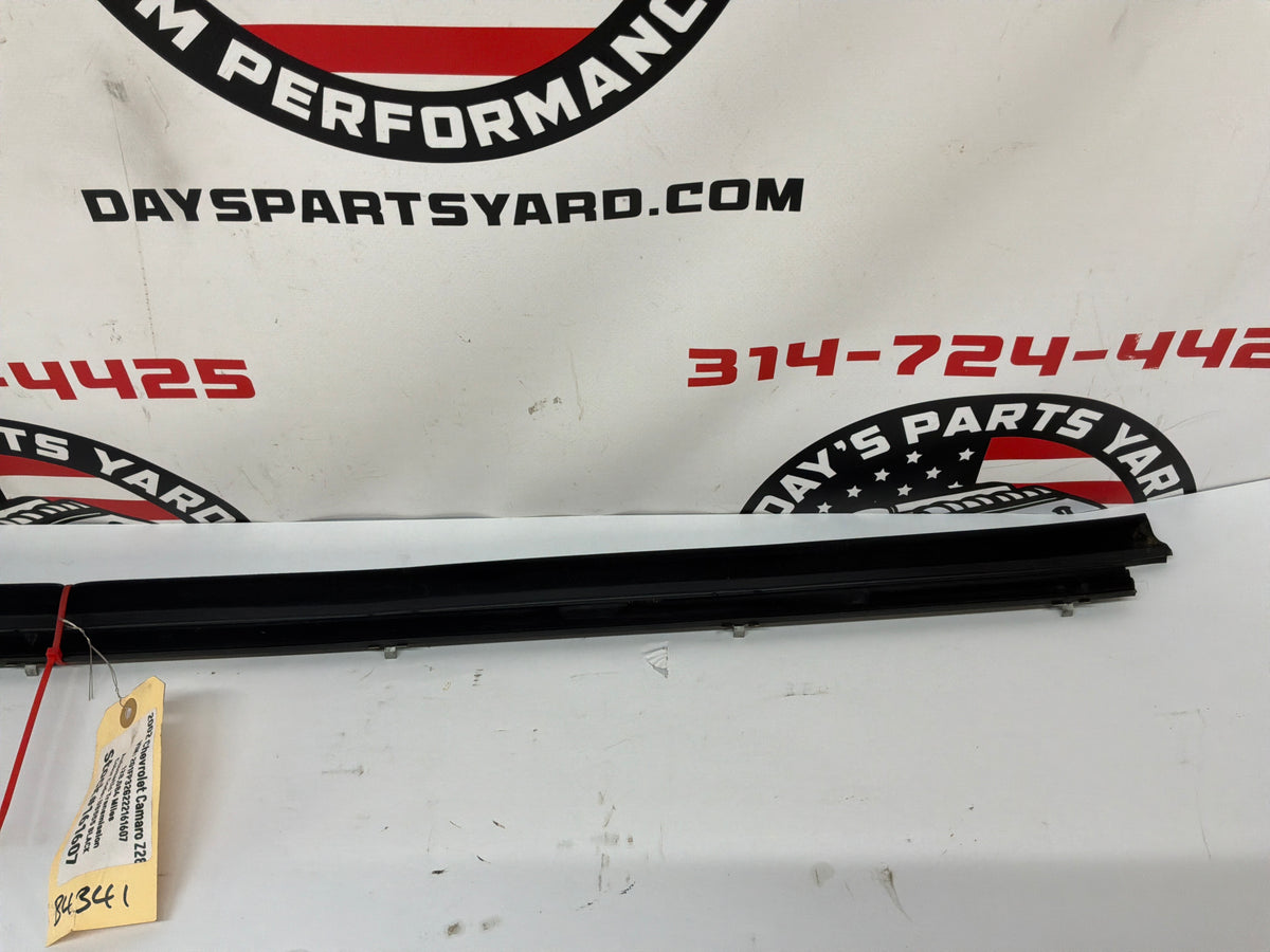 2002 Chevy Camaro Z28 RH Passenger Door Window Belt Molding Trim OEM