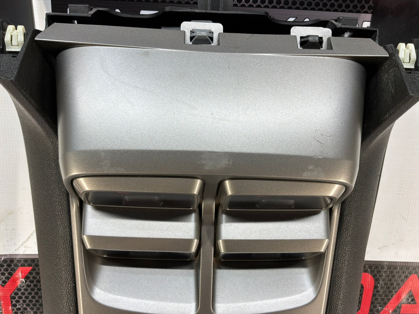 2013 Chevy Camaro SS Complete Center Console w/ Automatic Gear Selector Shifter OEM